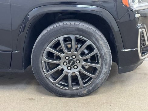 Used 2022 GMC Acadia Denali w/ Black Diamond Edition image 4