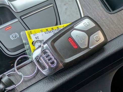 Used 2024 Audi Q5 e Premium Plus image 32