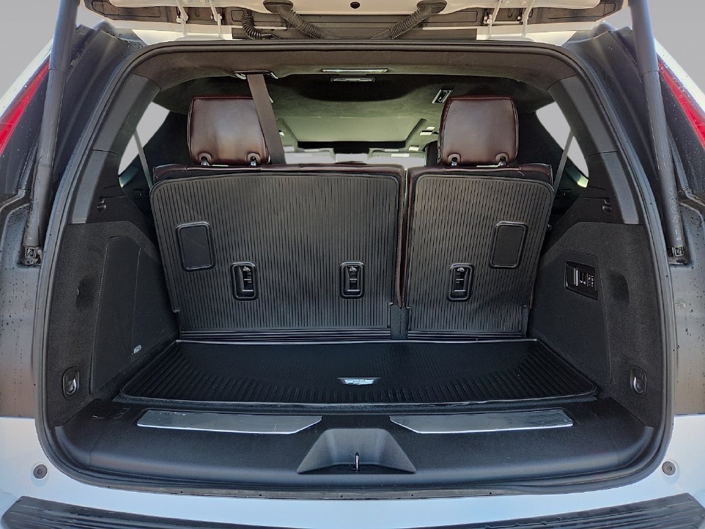 Used 2023 Cadillac Escalade Sport Platinum w/ LPO, Floor Liner Package AWD/4WD image 10