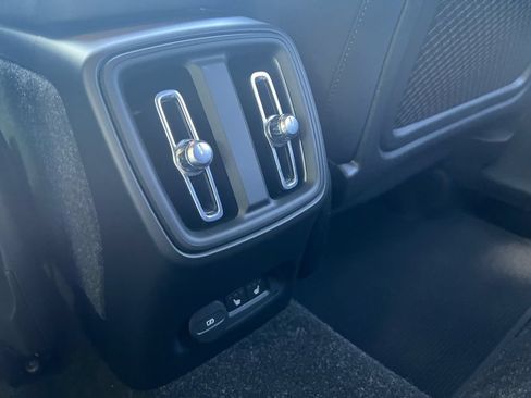 Certified 2023 Volvo XC40 Recharge Ultimate AWD/4WD image 23
