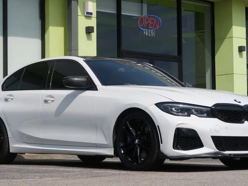 Used 2022 BMW M340i RWD image 6