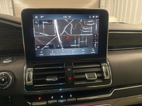 Used 2020 Lincoln Navigator Black Label w/ Cargo Convenience Package image 21