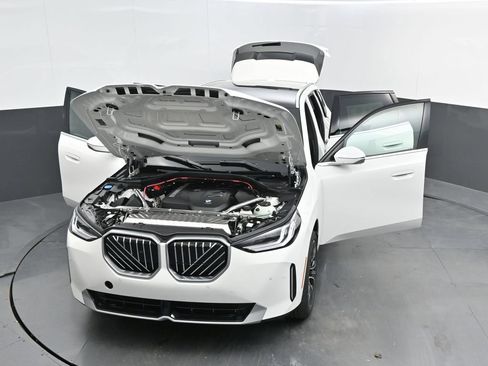Used 2026 BMW X3 xDrive30i w/ Convenience Package AWD/4WD image 56