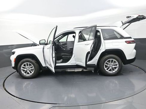 New 2026 Jeep Grand Cherokee Laredo X AWD/4WD image 32