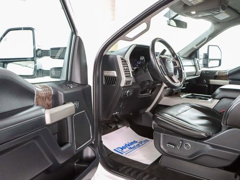 Used 2017 Ford F250 Lariat w/ Chrome Package AWD/4WD image 3