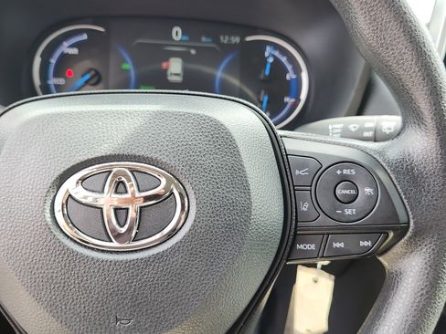 Certified 2025 Toyota RAV4 LE image 17