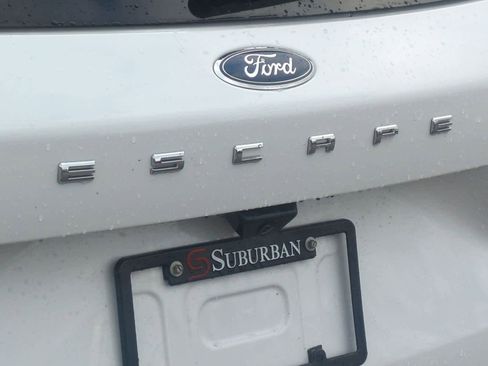 Certified 2022 Ford Escape SE image 13