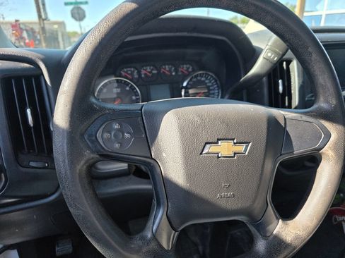 Used 2018 Chevrolet Silverado 1500 W/T w/ WT Convenience Package AWD/4WD image 5