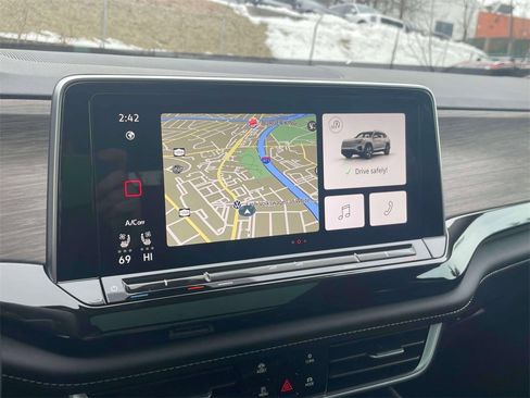 New 2025 Volkswagen Atlas SEL image 28