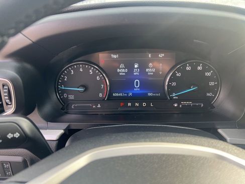 Used 2021 Ford Explorer XLT w/ Equipment Group 202A image 12