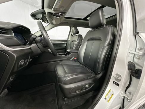 Used 2022 Jeep Grand Cherokee L Limited AWD/4WD image 22