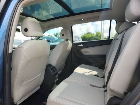 Used 2020 Volkswagen Tiguan SE w/ Panoramic Sunroof Package FWD image 20