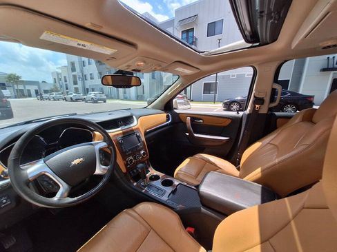 Used 2014 Chevrolet Traverse LTZ FWD image 19