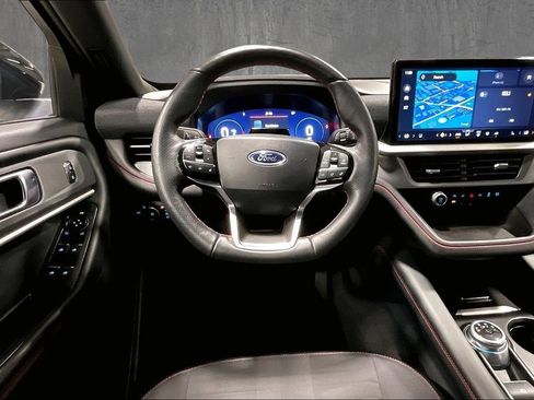 Used 2025 Ford Explorer ST-Line w/ ST-Line Street Pack AWD/4WD image 9