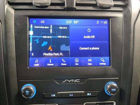 Used 2019 Ford Fusion SE w/ Equipment Group 151A FWD image 25