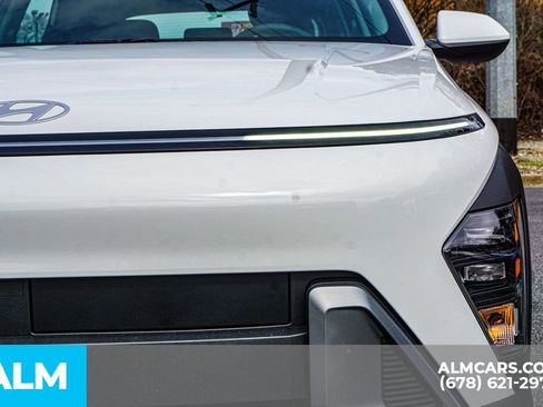 Used 2025 Hyundai Kona SE image 12