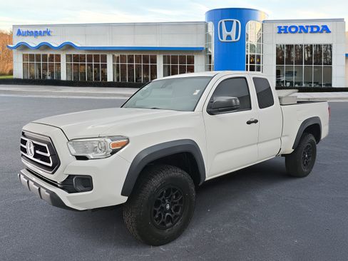 Used 2021 Toyota Tacoma SR image 1