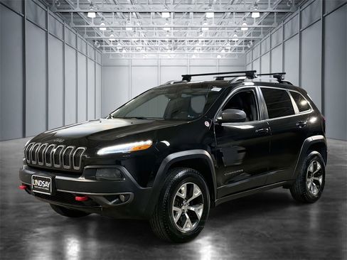 Used 2017 Jeep Cherokee Trailhawk w/ Comfort/Convenience Group image 1