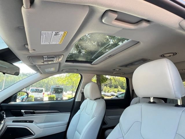 Certified 2024 Kia Telluride S w/ S Sunroof Package FWD image 19
