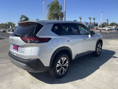 Used 2023 Nissan Rogue SV image 8