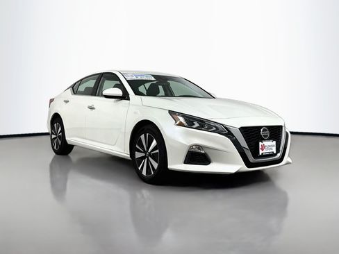 Used 2022 Nissan Altima 2.5 SV AWD/4WD image 1