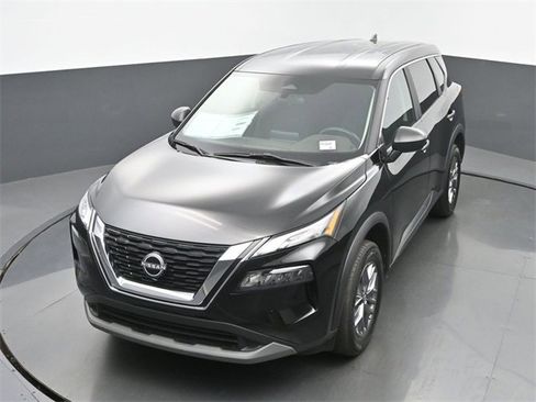 Used 2023 Nissan Rogue S image 38