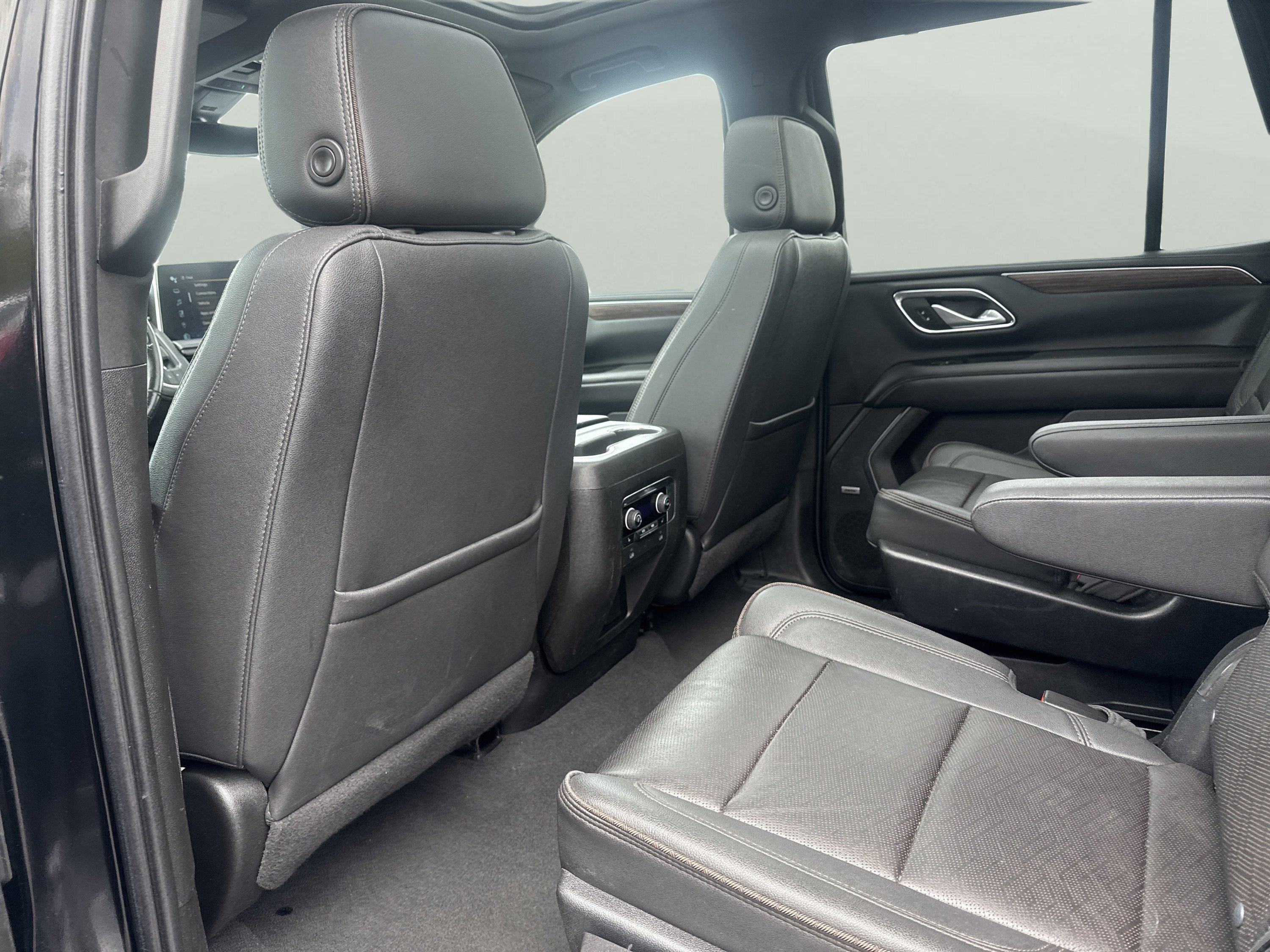 Used 2022 Chevrolet Tahoe High Country AWD/4WD image 15