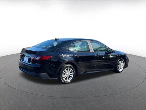 Used 2025 Toyota Camry LE image 12