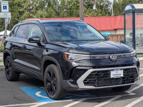 New 2025 Volkswagen Taos SEL image 7