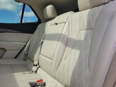 Used 2021 Buick Envision Avenir w/ Technology Package II image 11