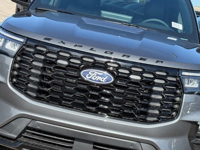 New 2027 Ford Explorer ST-Line AWD/4WD image 3