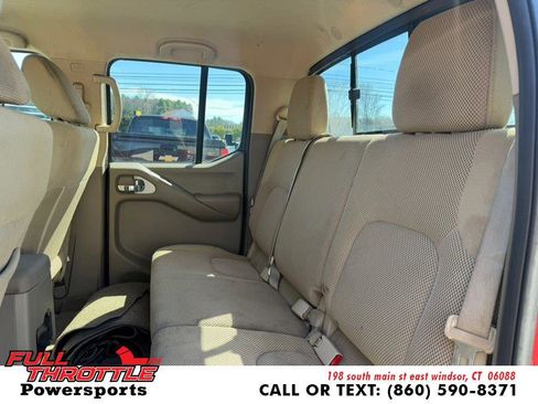 Used 2015 Nissan Frontier SV w/ SV Value Truck Package AWD/4WD image 16