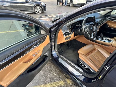 Used 2016 BMW 750i xDrive image 21