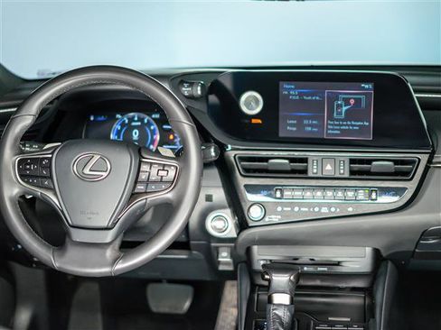 Used 2022 Lexus ES 350 w/ Accessory Package image 16