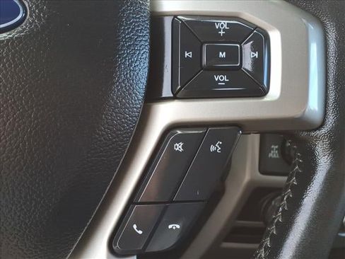 Used 2018 Ford F150 Lariat w/ Trailer Tow Package image 26