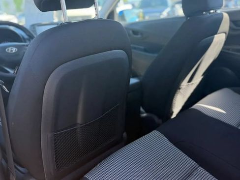 Used 2019 Hyundai Kona SE AWD/4WD image 17