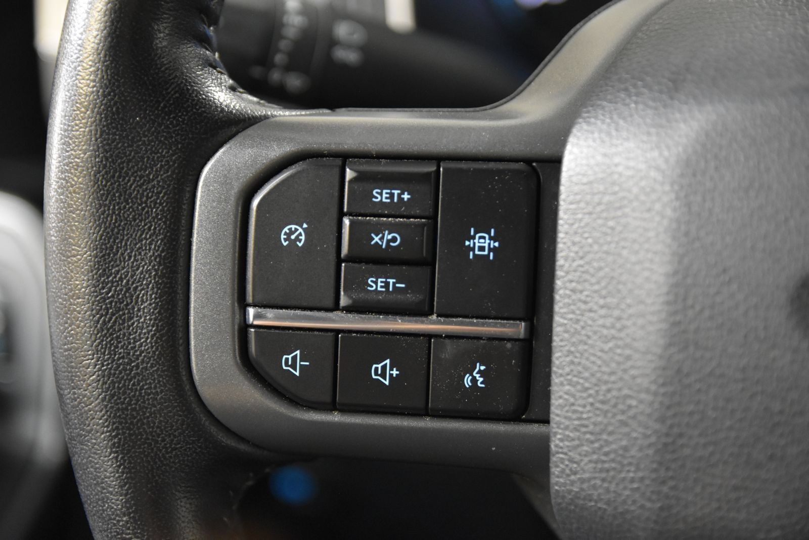 Used 2022 Ford F150 XLT w/ Equipment Group 302A High AWD/4WD image 16