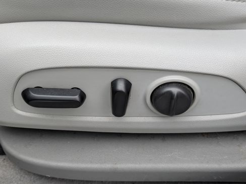 Used 2020 GMC Acadia SLT w/ LPO, Floor Liner Package image 13