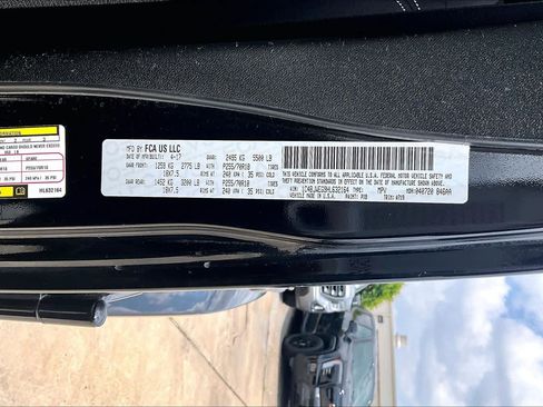 Used 2017 Jeep Wrangler Unlimited Sahara w/ Connectivity Group AWD/4WD image 32