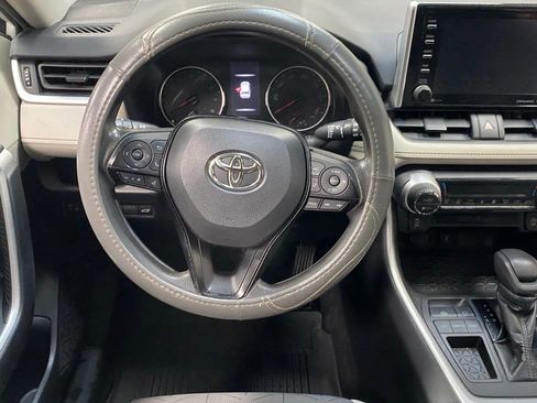 Used 2021 Toyota RAV4 XLE image 10