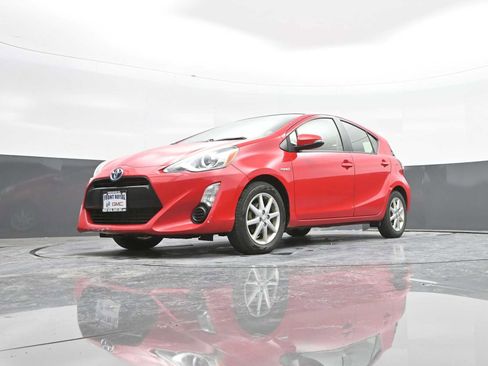 Used 2015 Toyota Prius C Three image 32