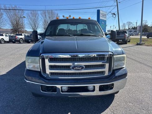 Used 2006 Ford F350 Lariat image 3