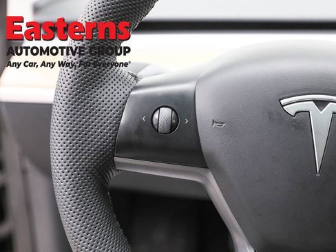 Used 2023 Tesla Model 3 Standard Range image 15