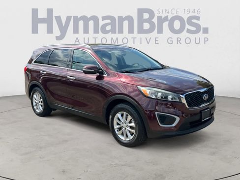 Used 2017 Kia Sorento FWD image 1