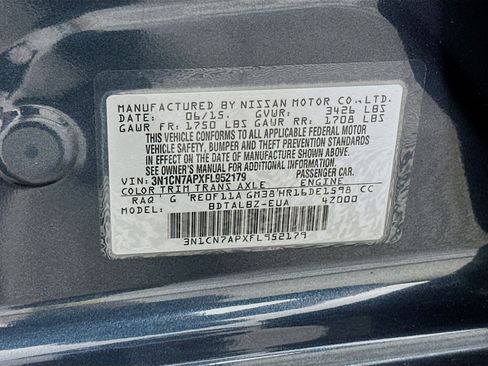 Used 2015 Nissan Versa SV image 12