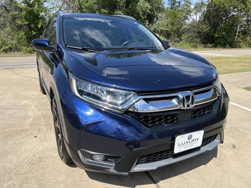 Used 2017 Honda CR-V Touring image 2