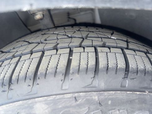 Used 2019 Dodge Challenger SXT image 20