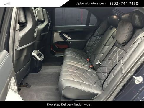 Used 2024 BMW i7 xDrive60 AWD/4WD image 23