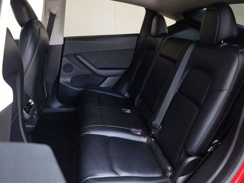 Used 2021 Tesla Model Y 2WD image 21