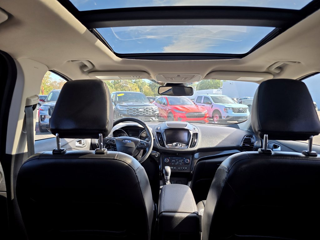 Certified 2019 Ford Escape Titanium AWD/4WD image 18